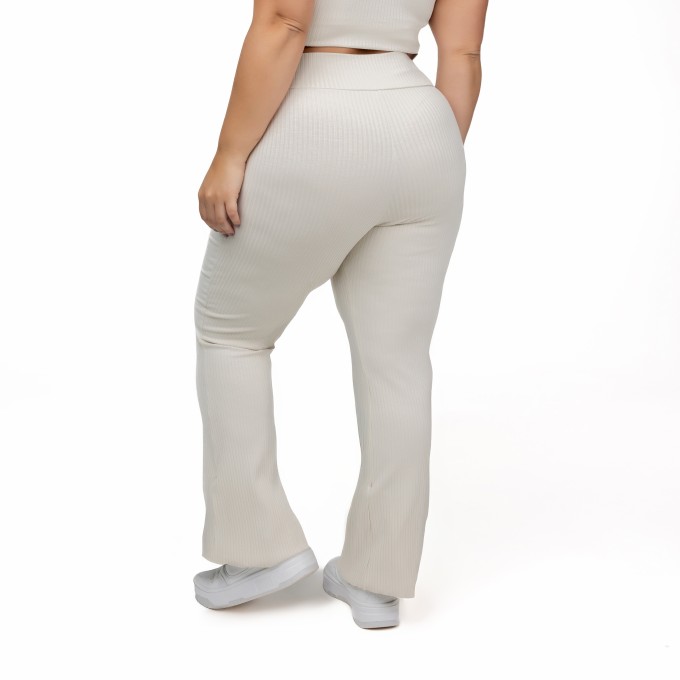 Calça Flare Canelada